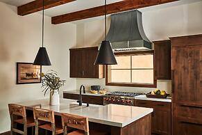 Bishop's Lodge, Auberge Collection