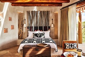 Bishop's Lodge, Auberge Collection