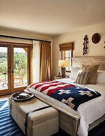 Bishop's Lodge, Auberge Collection