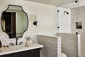 Bishop's Lodge, Auberge Collection