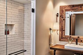 Bishop's Lodge, Auberge Collection
