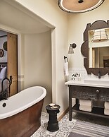 Bishop's Lodge, Auberge Collection