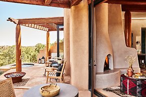 Bishop's Lodge, Auberge Collection
