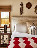Bishop's Lodge, Auberge Collection