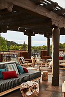 Bishop's Lodge, Auberge Collection