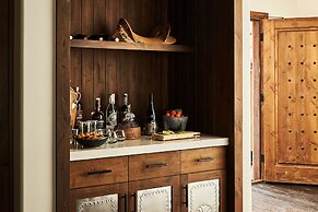 Bishop's Lodge, Auberge Collection