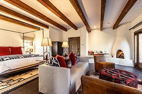 Bishop's Lodge, Auberge Collection