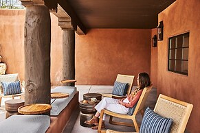 Bishop's Lodge, Auberge Collection