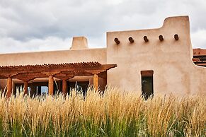 Bishop's Lodge, Auberge Collection