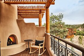 Bishop's Lodge, Auberge Collection