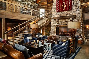 Bishop's Lodge, Auberge Collection