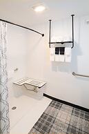 The Craftsman Inn & Suites