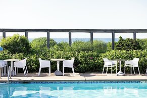 Riviera Beach Resort