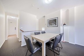Oaks Sydney Goldsbrough Suites