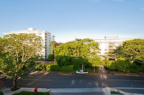 Oak Bay Beach Hotel