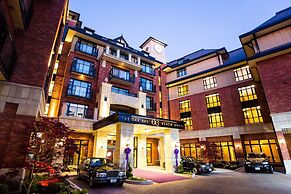 Oak Bay Beach Hotel