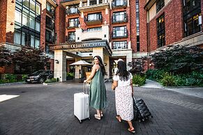 Oak Bay Beach Hotel