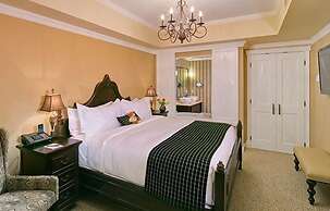 Oak Bay Beach Hotel