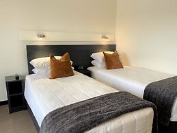 Bay Plaza Hotel