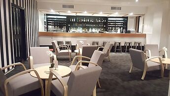 Bay Plaza Hotel