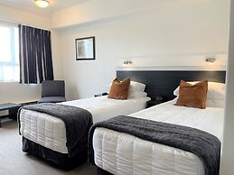 Bay Plaza Hotel