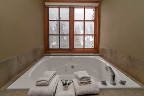 Banff Caribou Lodge and Spa
