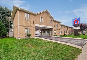 Motel 6 Windsor, ON