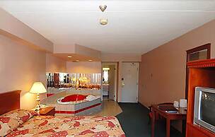 Niagara Lodge & Suites