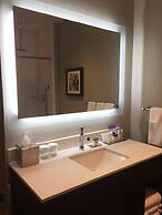The Hollis Halifax a DoubleTree Suites by Hilton Hotel