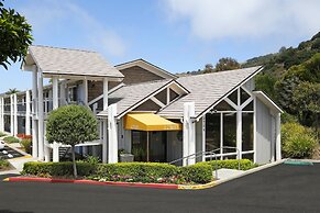Spyglass Inn
