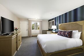 Spyglass Inn