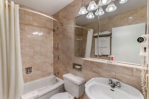 Econo Lodge Hotel Brossard