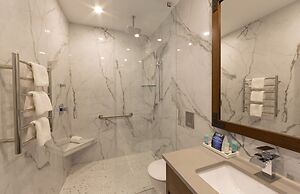 Kingfisher Pacific Resort and Spa