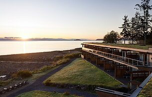 Kingfisher Pacific Resort and Spa