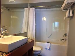 Kingfisher Pacific Resort and Spa