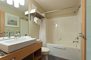 Kingfisher Pacific Resort and Spa