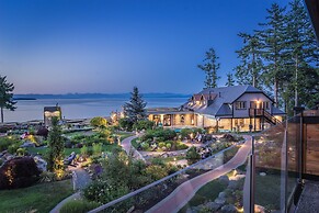 Kingfisher Pacific Resort and Spa