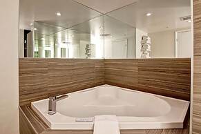 Hampton Inn & Suites by Hilton Calgary-Airport