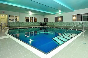 Hampton Inn & Suites by Hilton Calgary-Airport