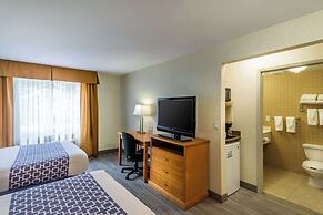 Econo Lodge Inn & Suites University