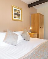 Pettifers Freehouse Hotel