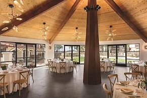 Zachari Dunes on Mandalay Beach, Curio Collection by Hilton