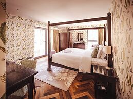The Varsity Hotel & Spa