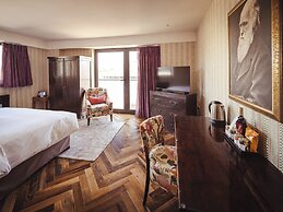 The Varsity Hotel & Spa