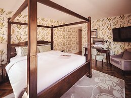 The Varsity Hotel & Spa