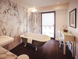 The Varsity Hotel & Spa