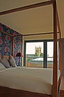 The Varsity Hotel & Spa