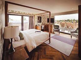 The Varsity Hotel & Spa