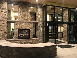 Red Feather Lodge