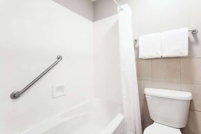 Ramada by Wyndham Ottawa On The Rideau